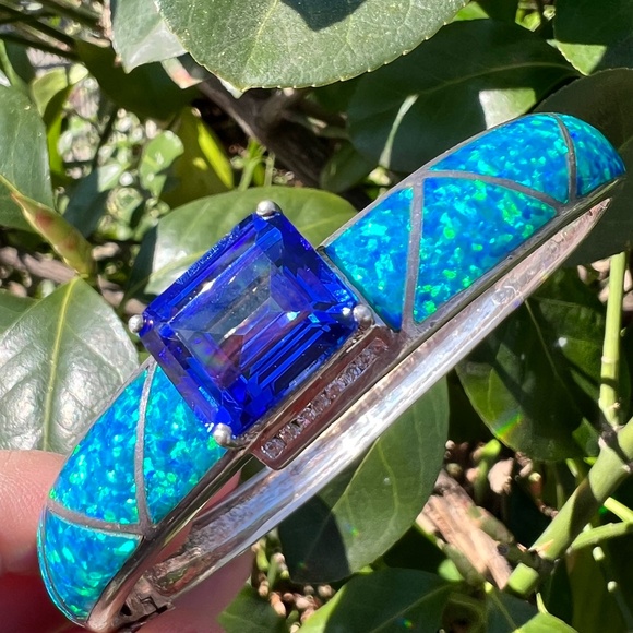 VINTAGE INLAID OPAL EMERALD STEP CUT PURPLE PASTE 925S BANGLE BRACELET STATEMENT